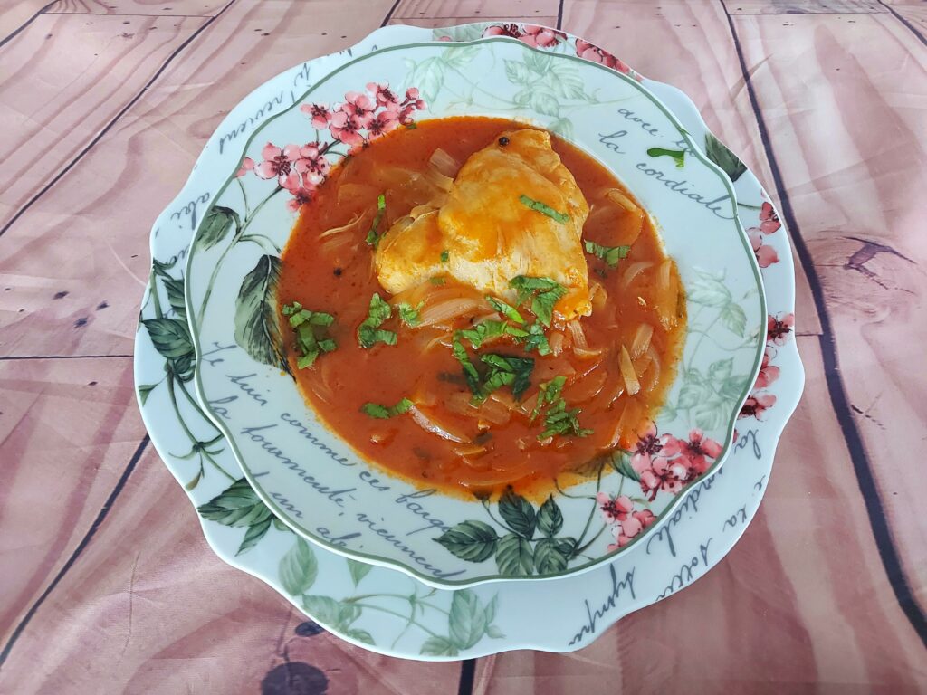 Bulgarian chicken and onion stew
